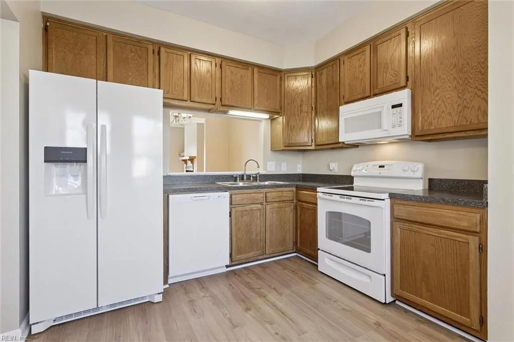 Yorktown, Virginia 23693, United States, 3 Bedrooms Bedrooms, ,3 BathroomsBathrooms,Residential,Active,253252