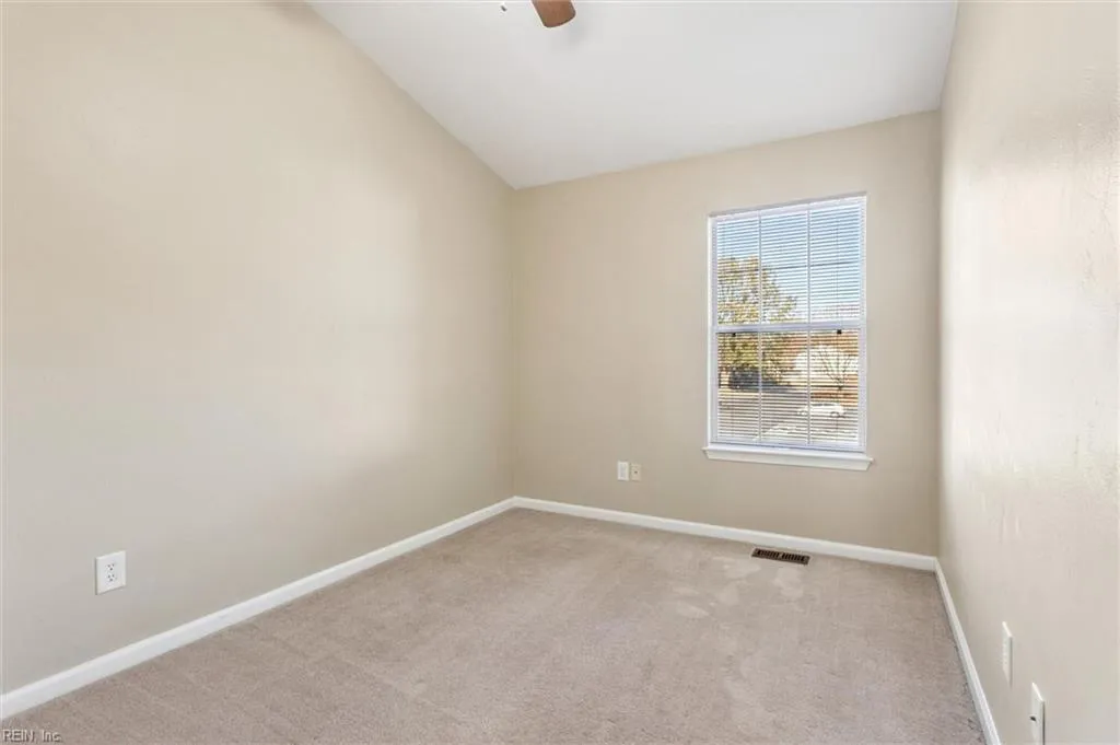 Yorktown, Virginia 23693, United States, 3 Bedrooms Bedrooms, ,3 BathroomsBathrooms,Residential,Active,253252