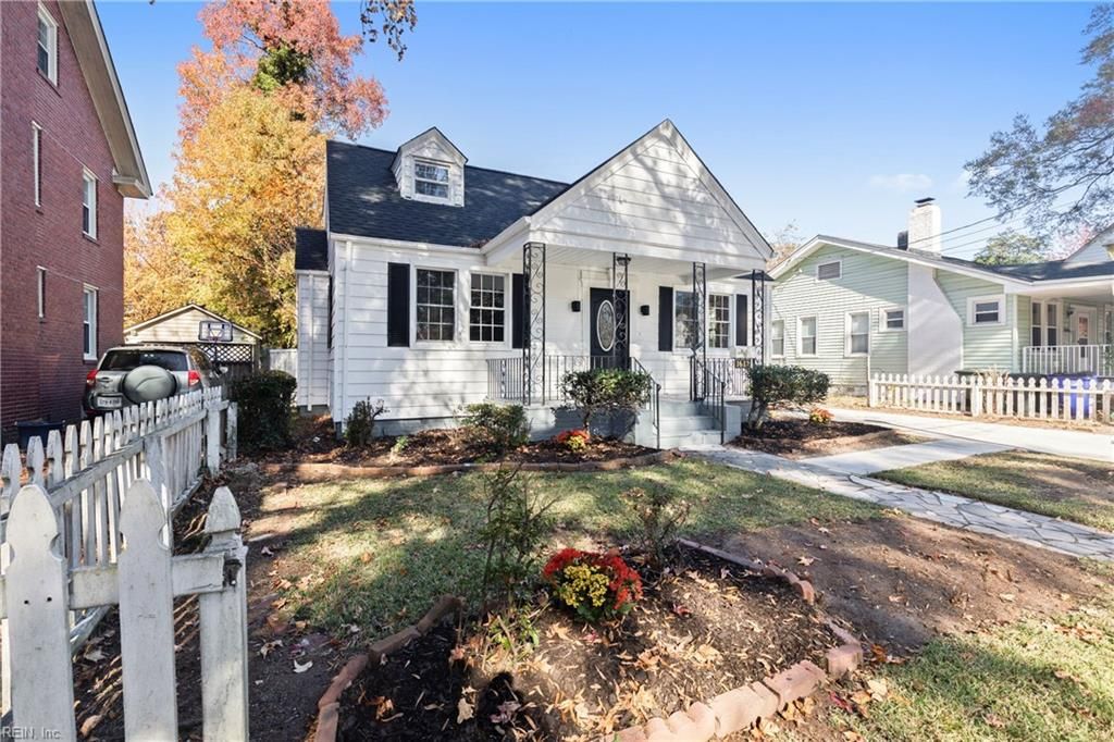 Photo of 1612 Melrose Parkway, Norfolk, VA 23508 (MLS # 10610651)