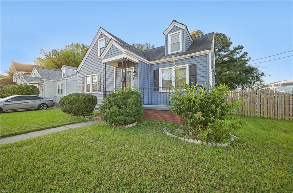 Photo of 2901 Victoria Avenue, Norfolk, VA 23504 (MLS # 10658845)