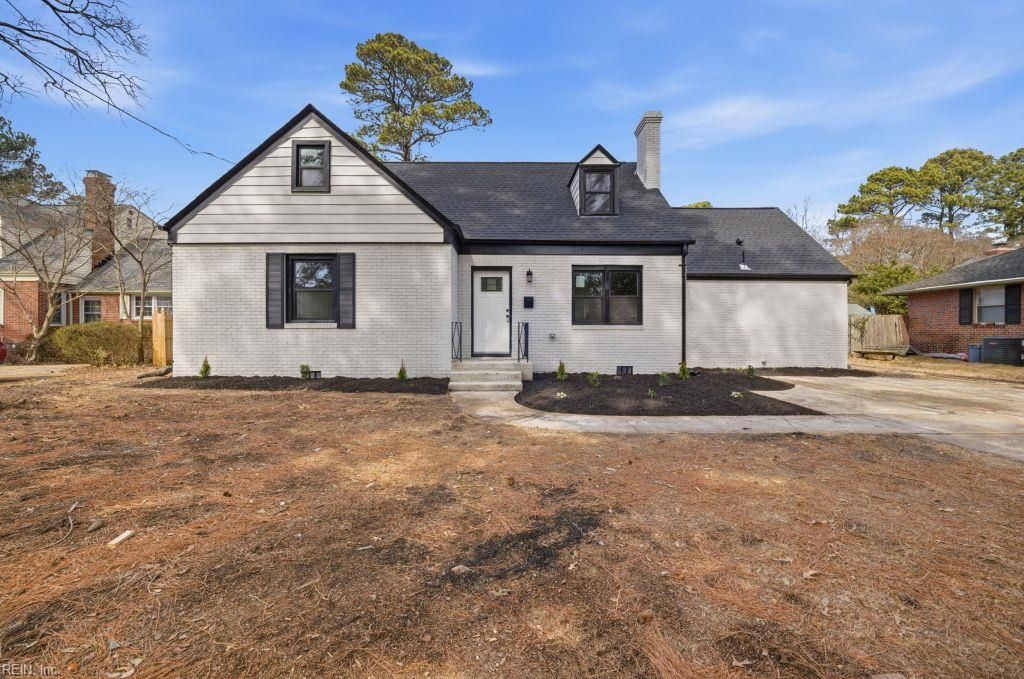 Photo of 8552 Culfor Crescent, Norfolk, VA 23503 (MLS # 10625127)