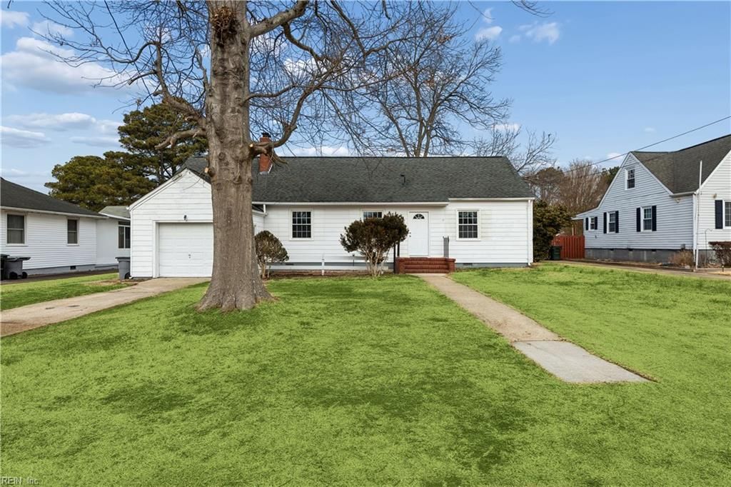 Photo of 121 Cambridge Place, Hampton, VA 23669 (MLS # 10619909)