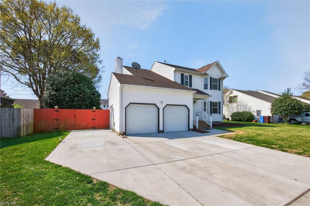 Photo of 809 Kemp Meadow Drive, Chesapeake, VA 23320 (MLS # 10627580)