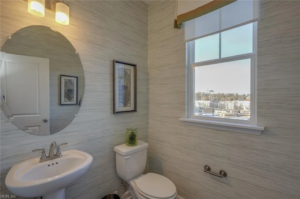 Suffolk, Virginia 23435, United States, 3 Bedrooms Bedrooms, ,3 BathroomsBathrooms,Residential,Pending,32895