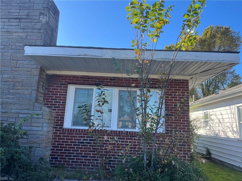 Photo of 2316 Effingham Street, Portsmouth, VA 23704 (MLS # 10612015)