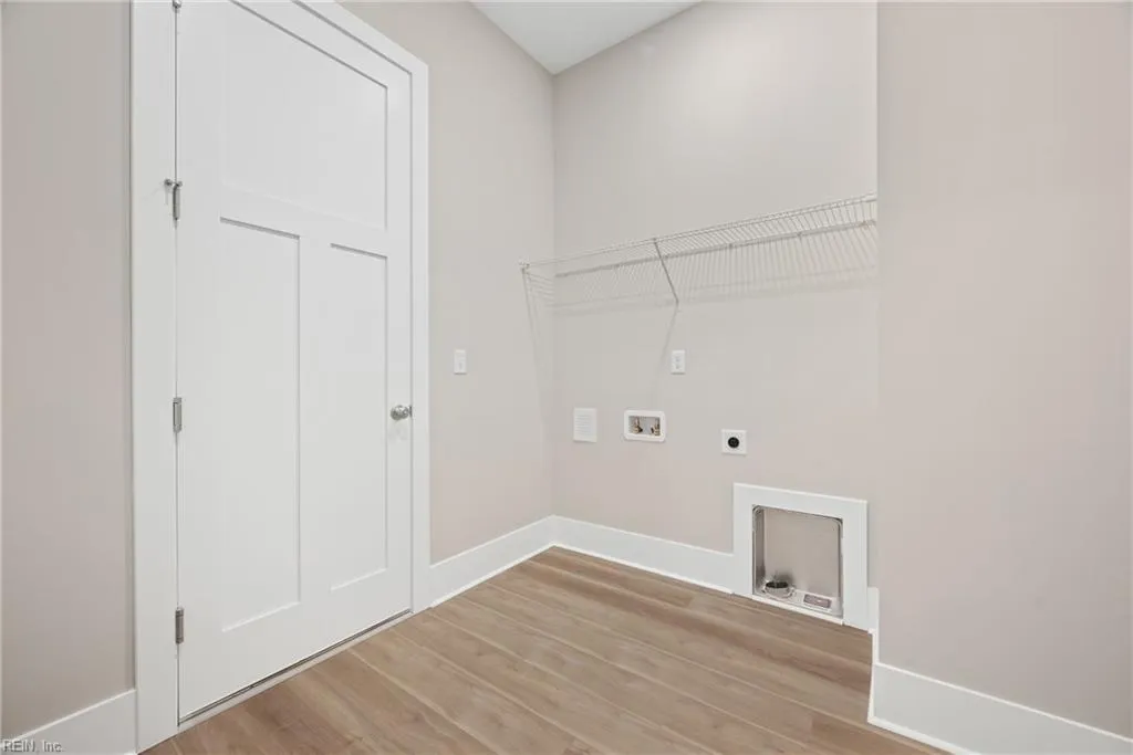 Smithfield, Virginia 23430, United States, 4 Bedrooms Bedrooms, ,3 BathroomsBathrooms,Residential,Pending,29997