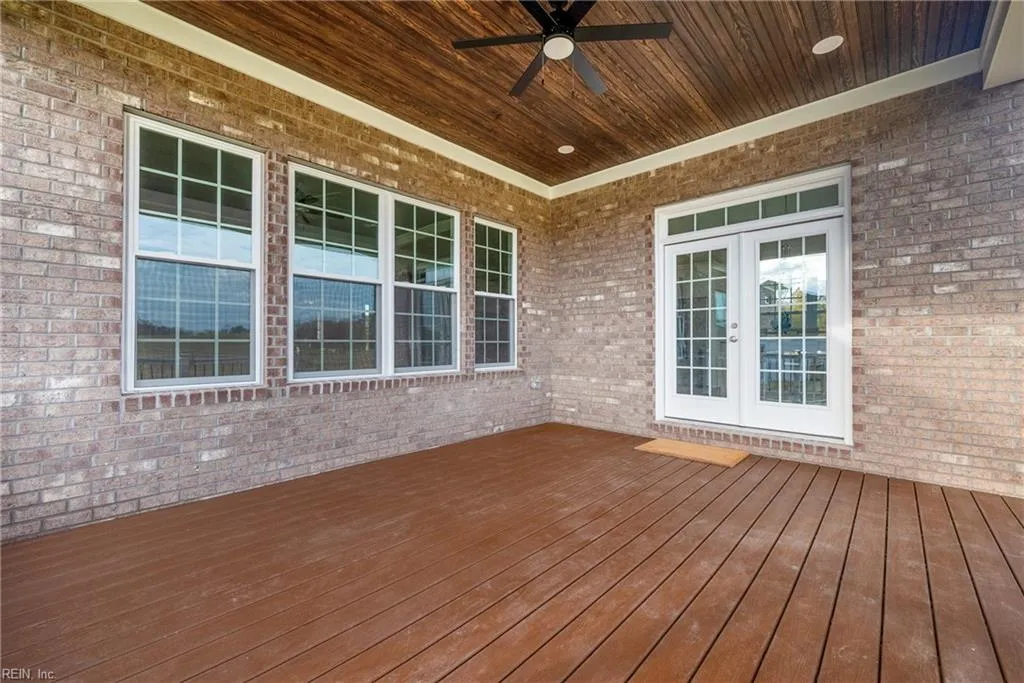 Smithfield, Virginia 23430, United States, 4 Bedrooms Bedrooms, ,3 BathroomsBathrooms,Residential,Pending,29997