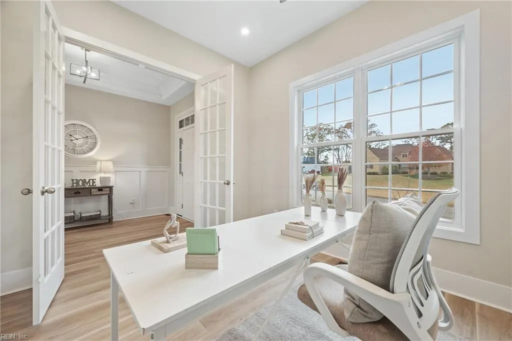 Smithfield, Virginia 23430, United States, 4 Bedrooms Bedrooms, ,3 BathroomsBathrooms,Residential,Pending,29997