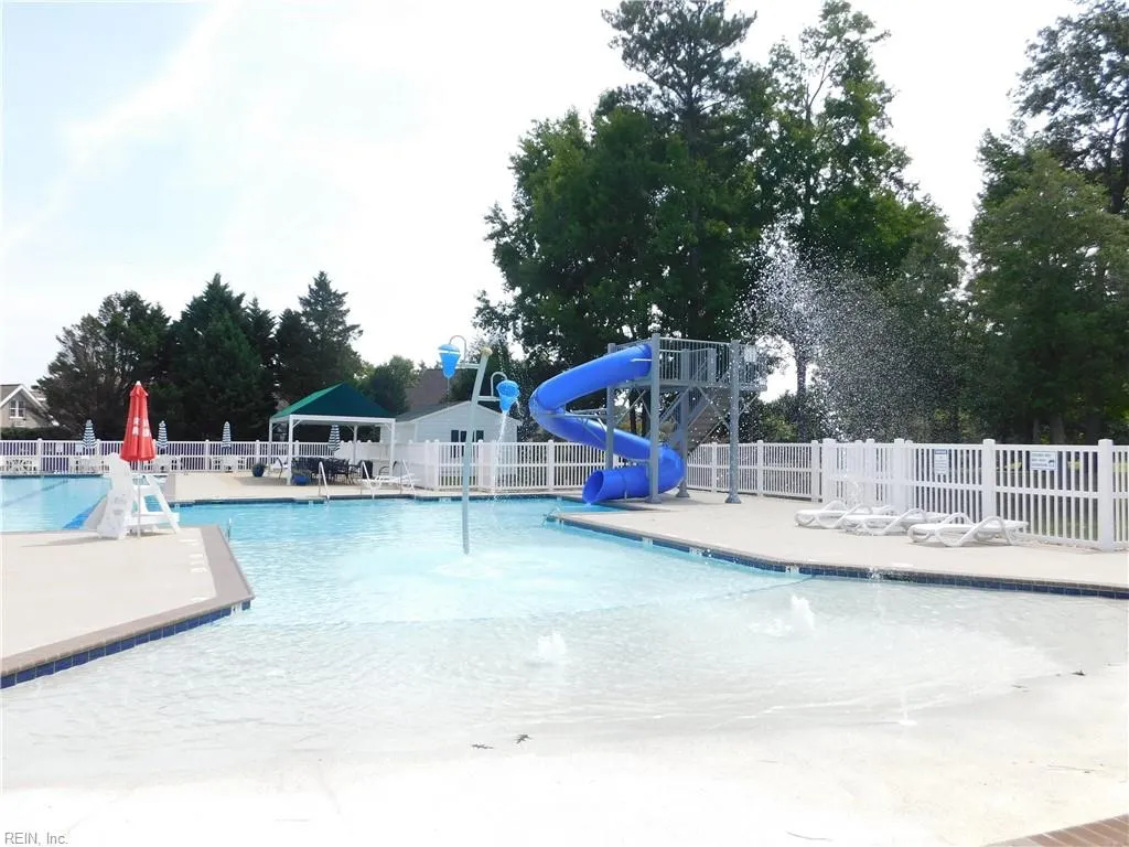 Smithfield, Virginia 23430, United States, 4 Bedrooms Bedrooms, ,3 BathroomsBathrooms,Residential,Pending,29997