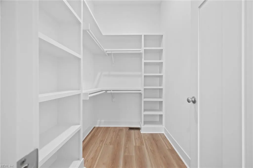 Smithfield, Virginia 23430, United States, 4 Bedrooms Bedrooms, ,3 BathroomsBathrooms,Residential,Pending,29997