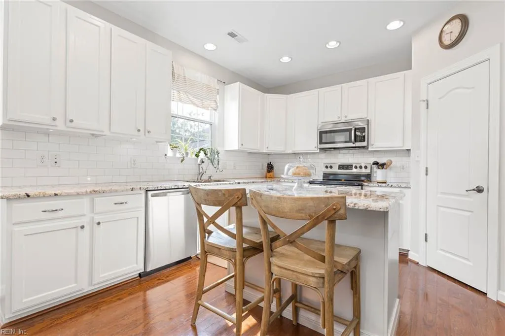 Virginia Beach, Virginia 23456, United States, 4 Bedrooms Bedrooms, ,3 BathroomsBathrooms,Residential,Active,145400