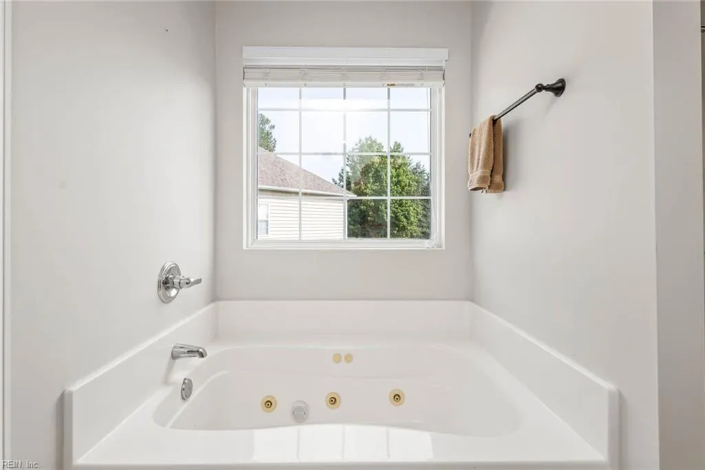 Virginia Beach, Virginia 23456, United States, 4 Bedrooms Bedrooms, ,3 BathroomsBathrooms,Residential,Active,145400