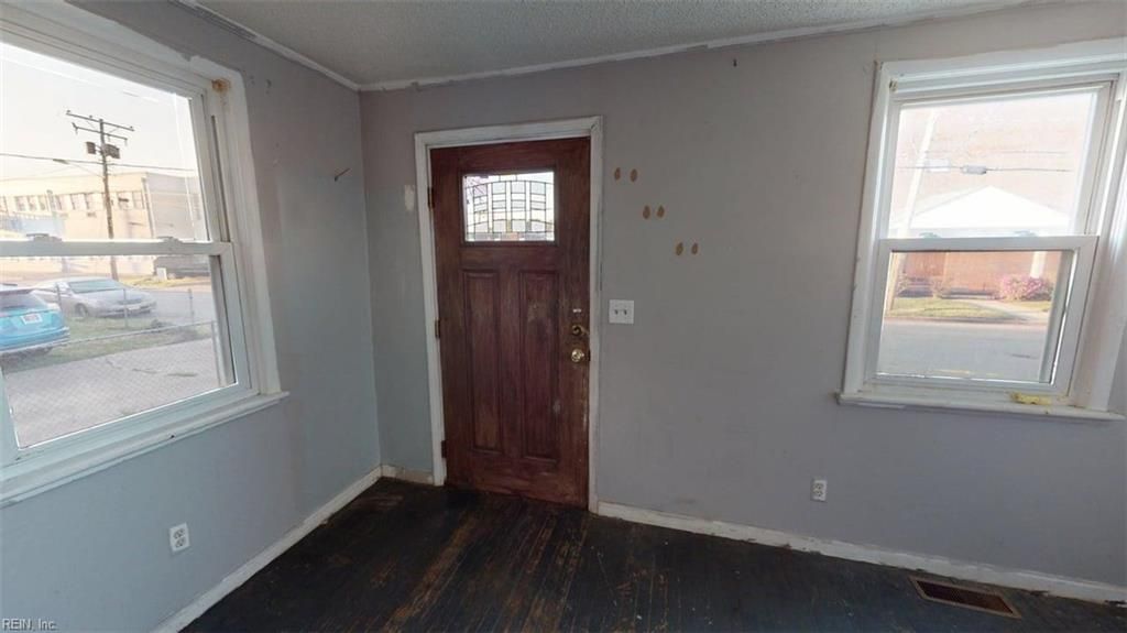 Photo of 1128 Hugo Street, Norfolk, VA 23513 (MLS # 10631729)