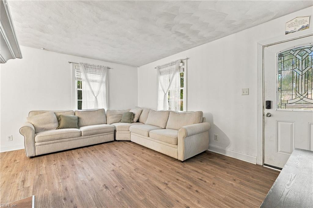 Photo of 912 Wakefield Avenue, Norfolk, VA 23502 (MLS # 10658112)