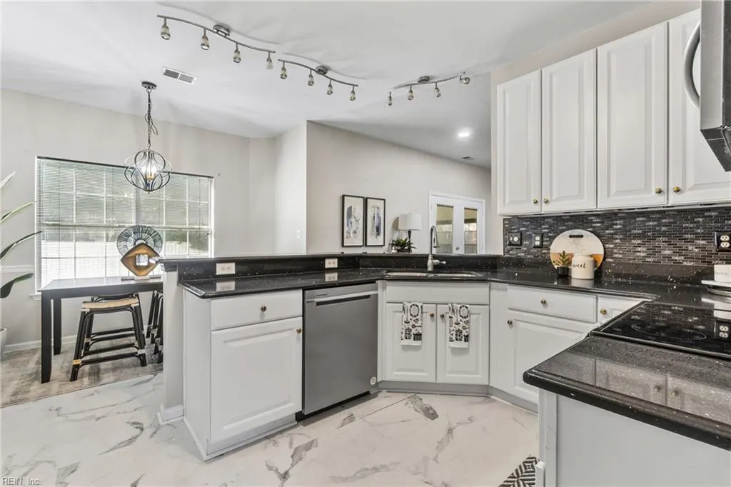 Suffolk, Virginia 23435, United States, 4 Bedrooms Bedrooms, ,3 BathroomsBathrooms,Residential,Active,86394