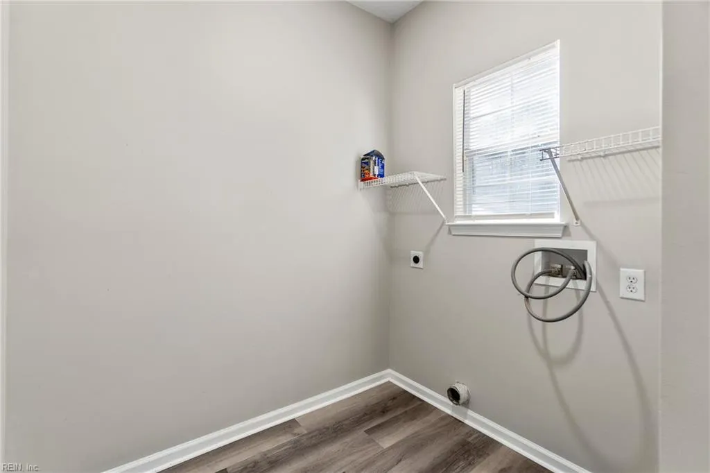 Suffolk, Virginia 23435, United States, 4 Bedrooms Bedrooms, ,3 BathroomsBathrooms,Residential,Active,86394