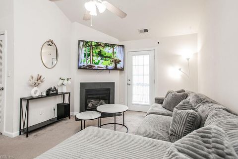 Photo of 431 Old Colonial Way #303, Newport News, VA 23608 (MLS # 10629137)