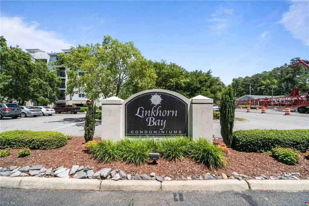 Virginia Beach, Virginia 23451, United States, 3 Bedrooms Bedrooms, ,2 BathroomsBathrooms,Residential,Pending,78686