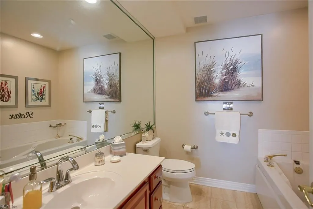 Virginia Beach, Virginia 23451, United States, 3 Bedrooms Bedrooms, ,2 BathroomsBathrooms,Residential,Pending,78686