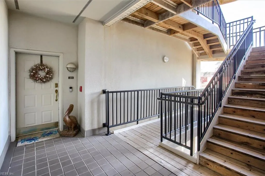 Virginia Beach, Virginia 23451, United States, 3 Bedrooms Bedrooms, ,2 BathroomsBathrooms,Residential,Pending,78686