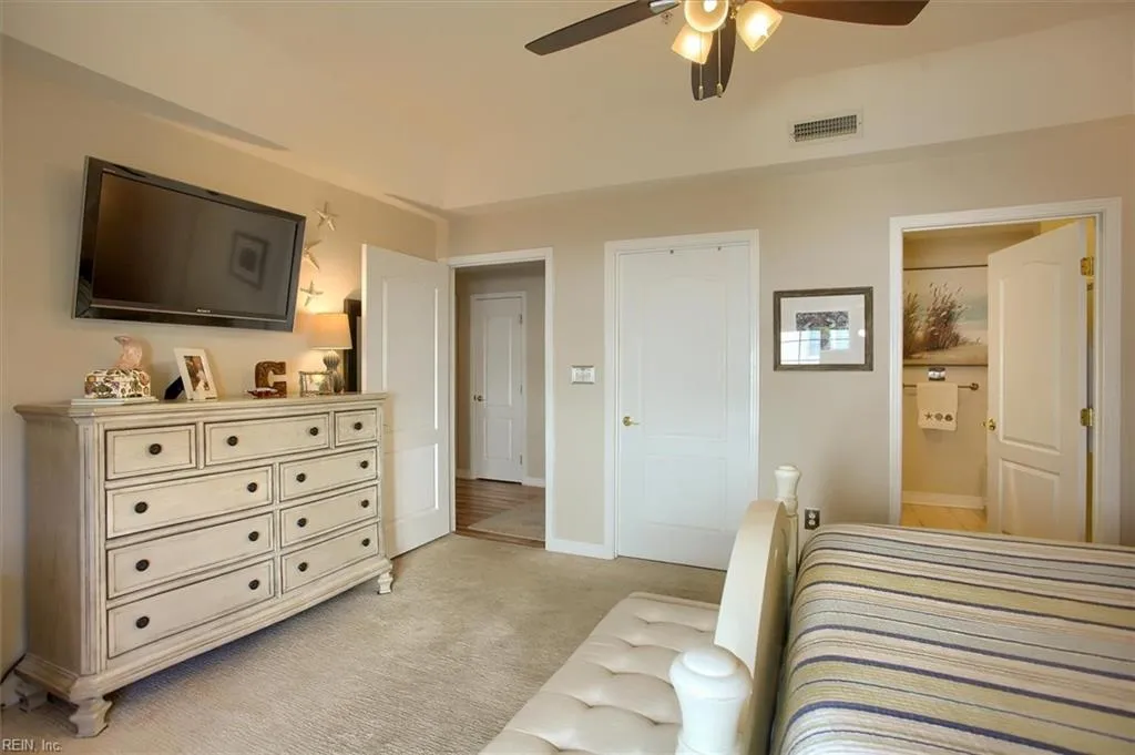 Virginia Beach, Virginia 23451, United States, 3 Bedrooms Bedrooms, ,2 BathroomsBathrooms,Residential,Pending,78686