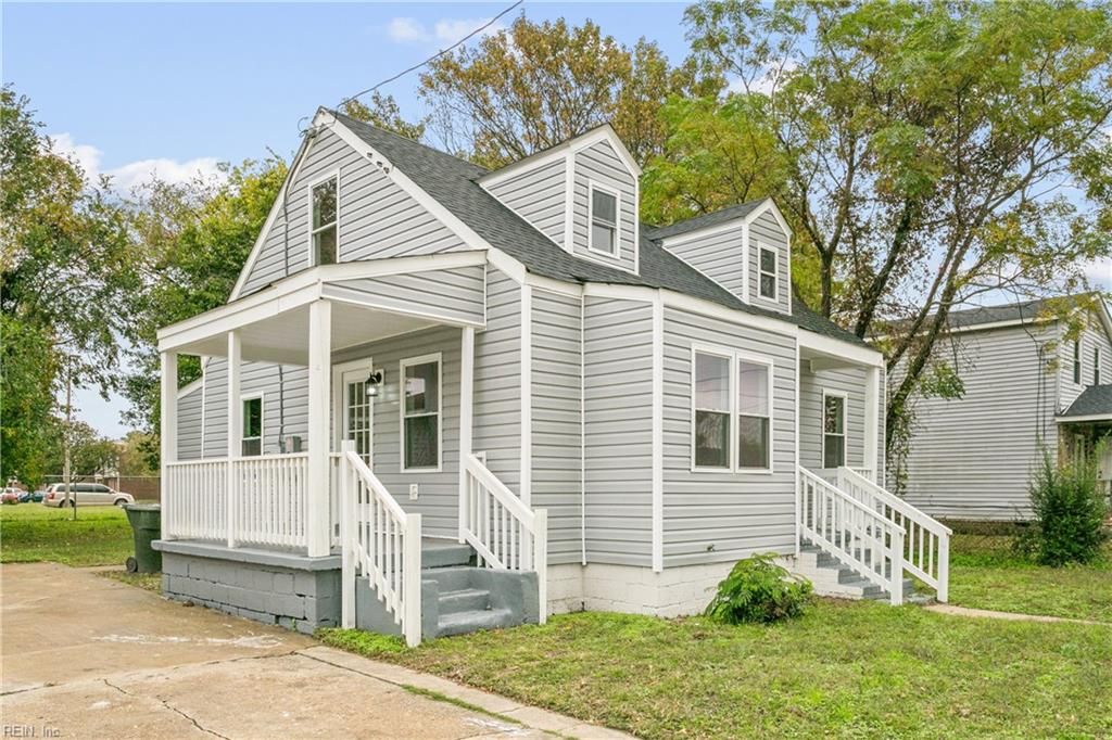 Photo of 924 Ivy Avenue, Newport News, VA 23607 (MLS # 10625315)