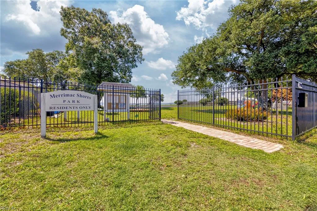 Hampton, Virginia 23666, United States, 3 Bedrooms Bedrooms, ,3 BathroomsBathrooms,Residential,Active,158947