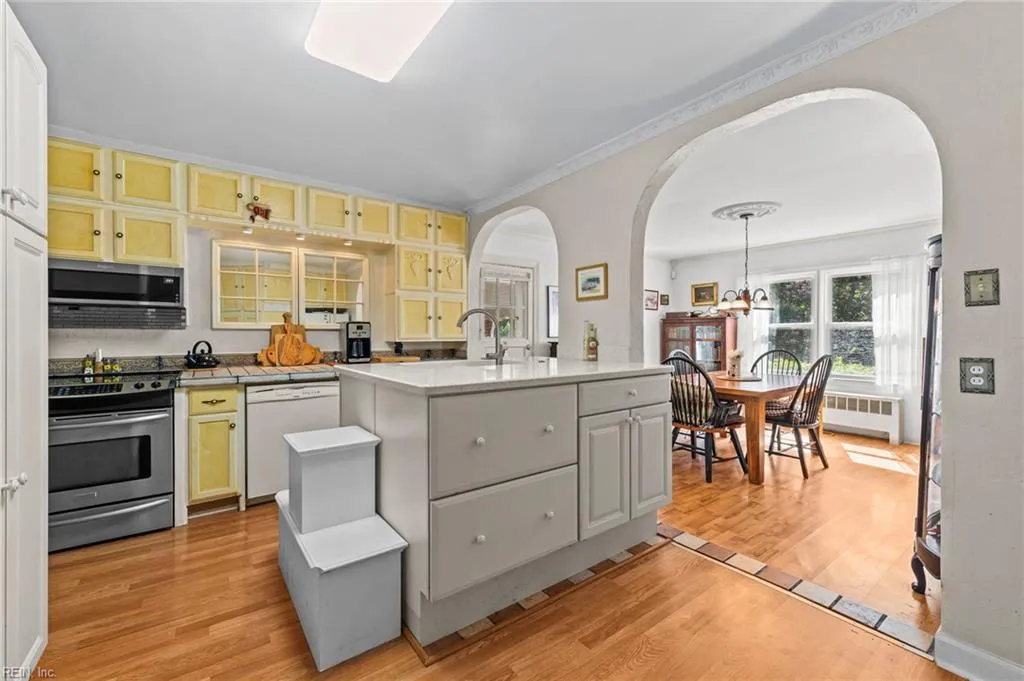 Hampton, Virginia 23666, United States, 3 Bedrooms Bedrooms, ,3 BathroomsBathrooms,Residential,Active,158947