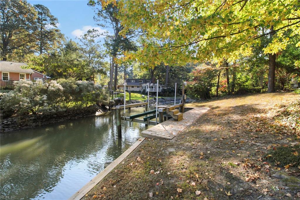 624 Piney Point RD