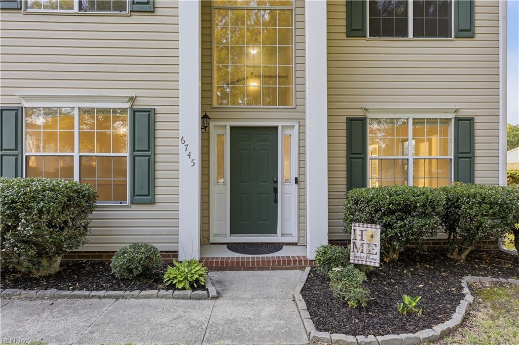Photo of 6745 Burbage Lake Circle, Suffolk, VA 23435 (MLS # 10641241)