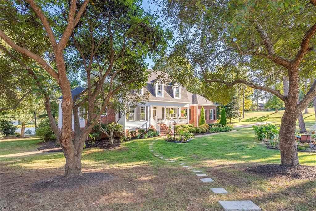 183 Waterton