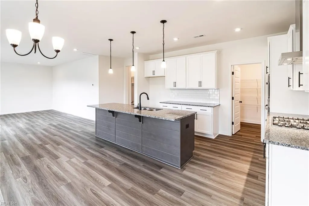 Suffolk, Virginia 23435, United States, 4 Bedrooms Bedrooms, ,3 BathroomsBathrooms,Residential,Active,171230