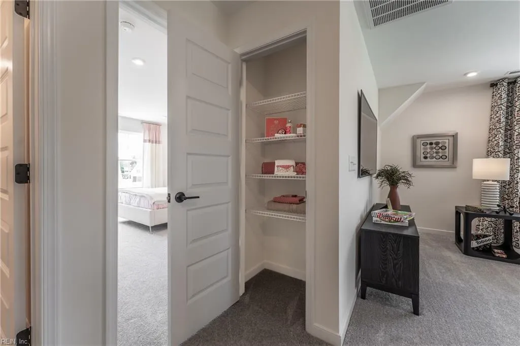 Suffolk, Virginia 23435, United States, 4 Bedrooms Bedrooms, ,3 BathroomsBathrooms,Residential,Active,171230