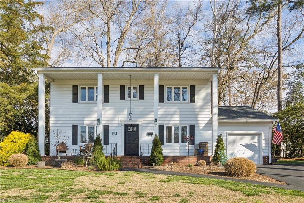 Photo of 542 Kings Court, Newport News, VA 23606 (MLS # 10625991)