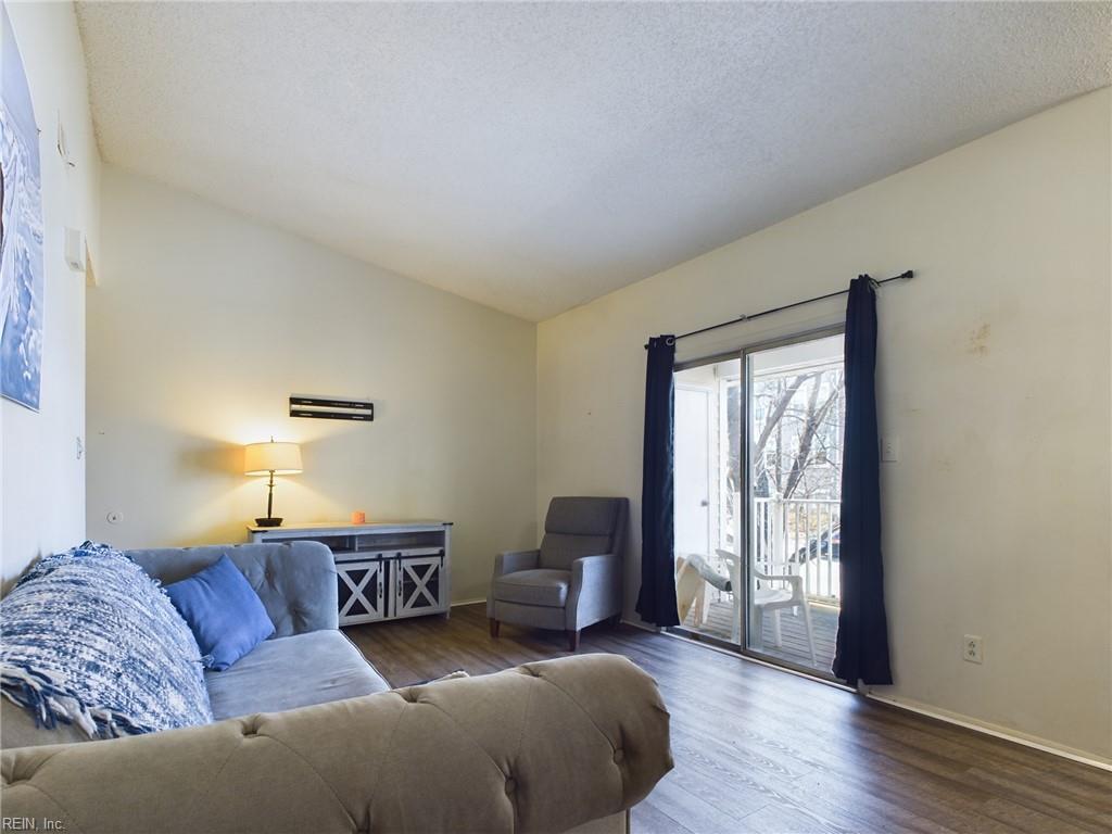 5606 Summit ARCH