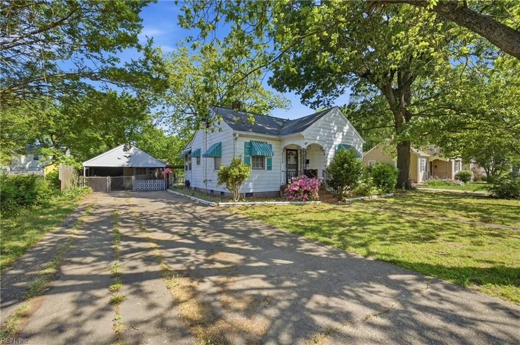 Photo of 621 Temple Lane, Newport News, VA 23605 (MLS # 10631591)