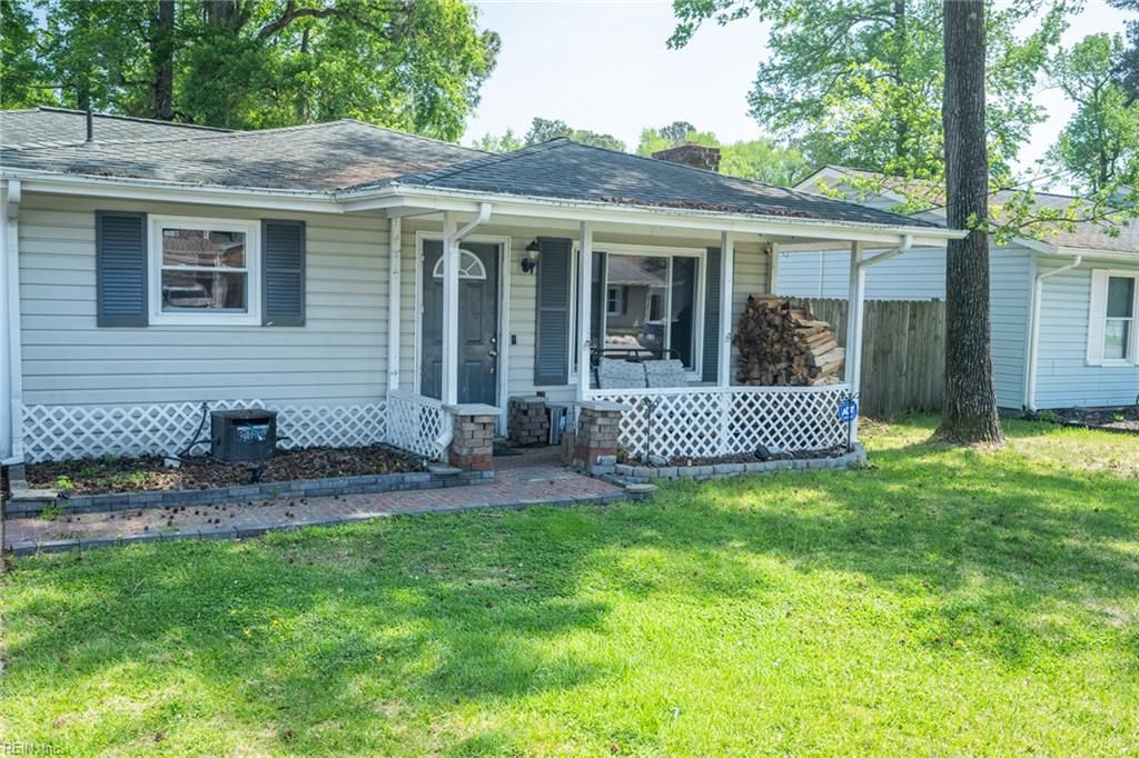 Photo of 1425 Glendale Avenue, Chesapeake, VA 23323 (MLS # 10632098)
