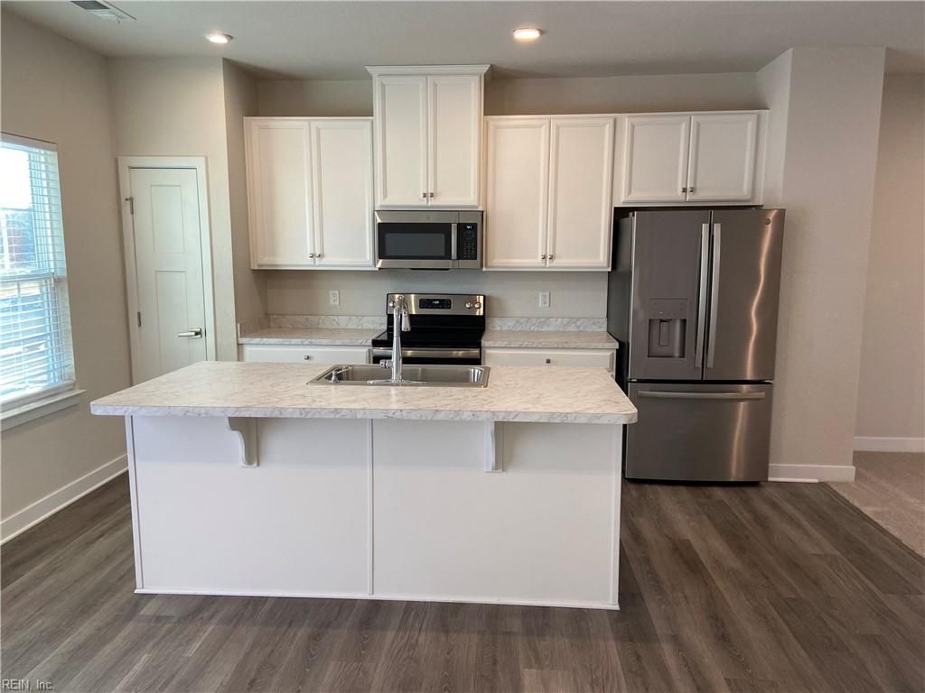 Photo of 211 Goldenstar Lane, Portsmouth, VA 23701 (MLS # 10622847)