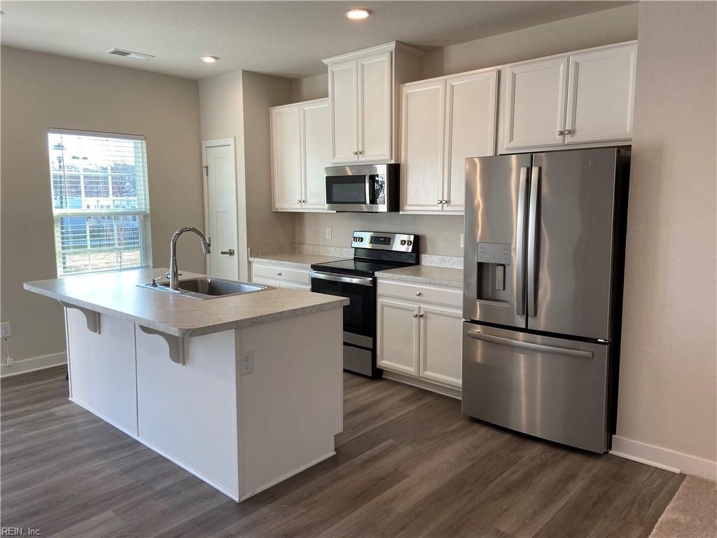 Photo of 211 Goldenstar Lane, Portsmouth, VA 23701 (MLS # 10622847)