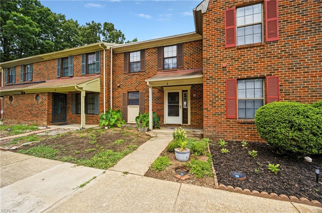 Photo of 372 Circuit Lane, Newport News, VA 23608 (MLS # 10642340)