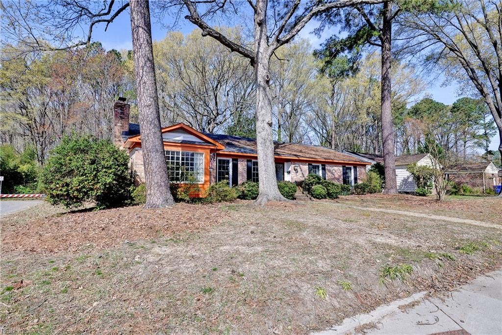 Photo of 682 Village Green Parkway, Newport News, VA 23602 (MLS # 10626854)