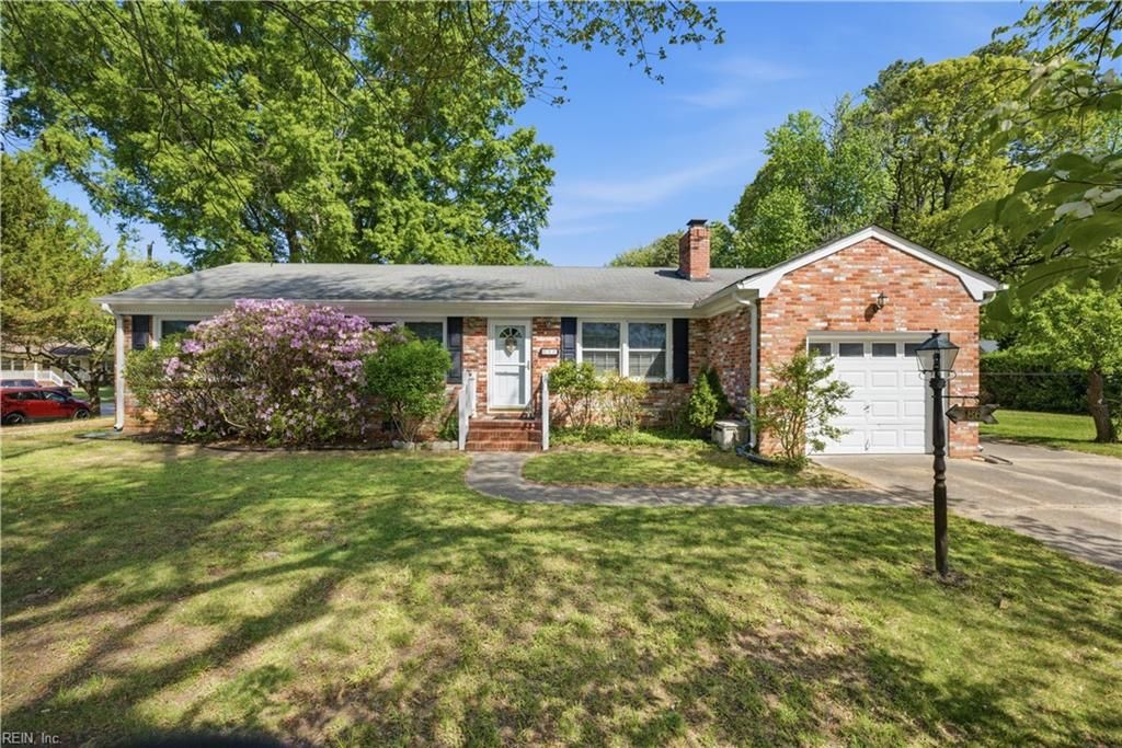 Photo of 86 Boxley Boulevard, Newport News, VA 23602 (MLS # 10631530)
