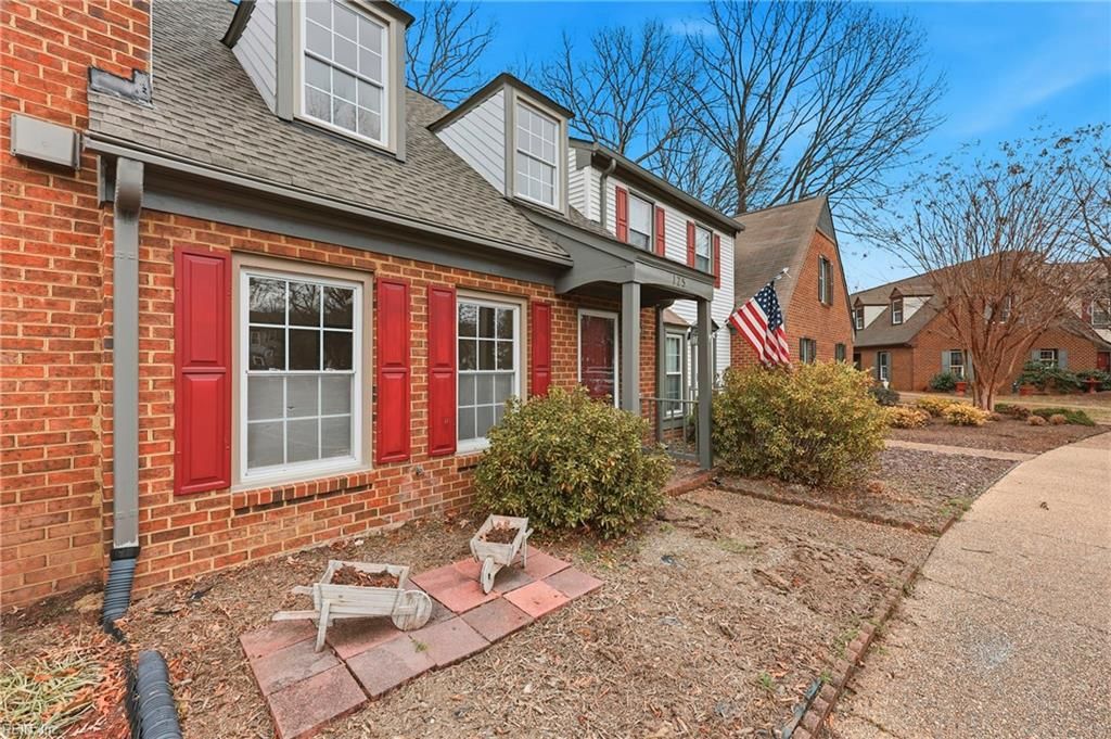 Photo of 125 Wellesley Drive, Newport News, VA 23606 (MLS # 10616836)