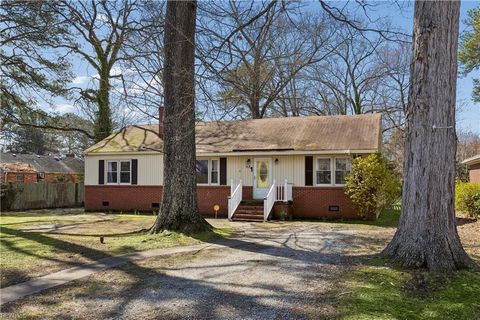 Photo of 33 Rutledge Road, Newport News, VA 23601 (MLS # 10624546)