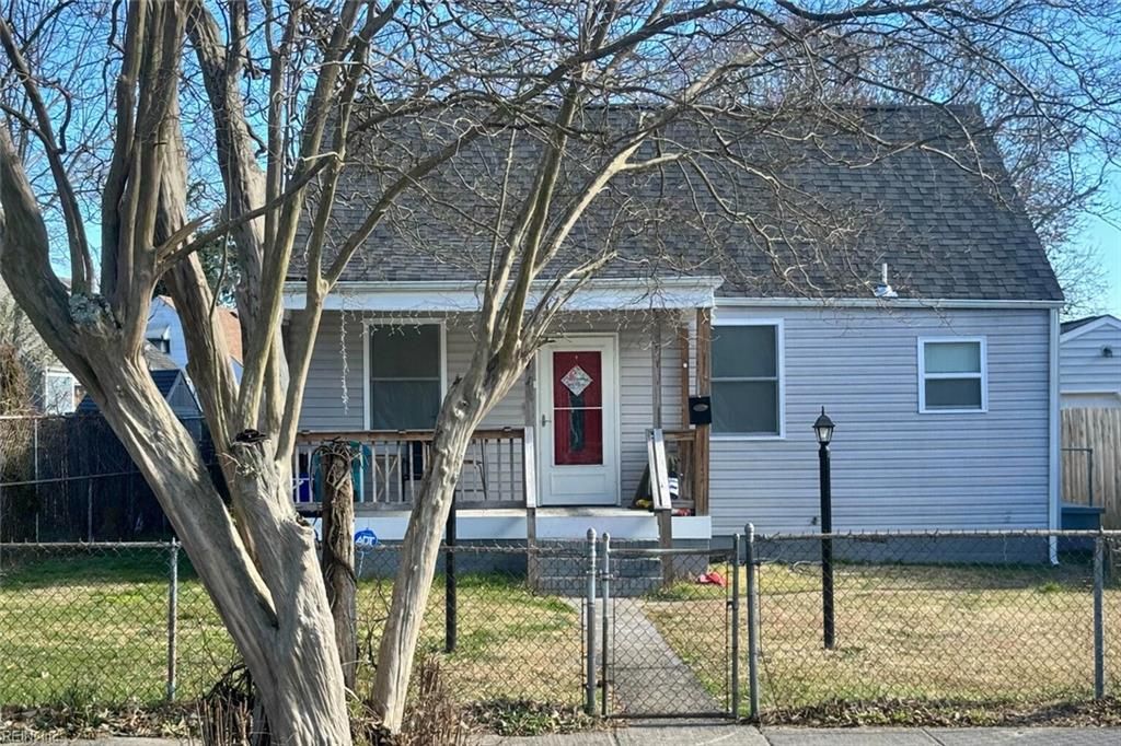 Photo of 1907 Halifax Avenue, Portsmouth, VA 23707 (MLS # 10617513)