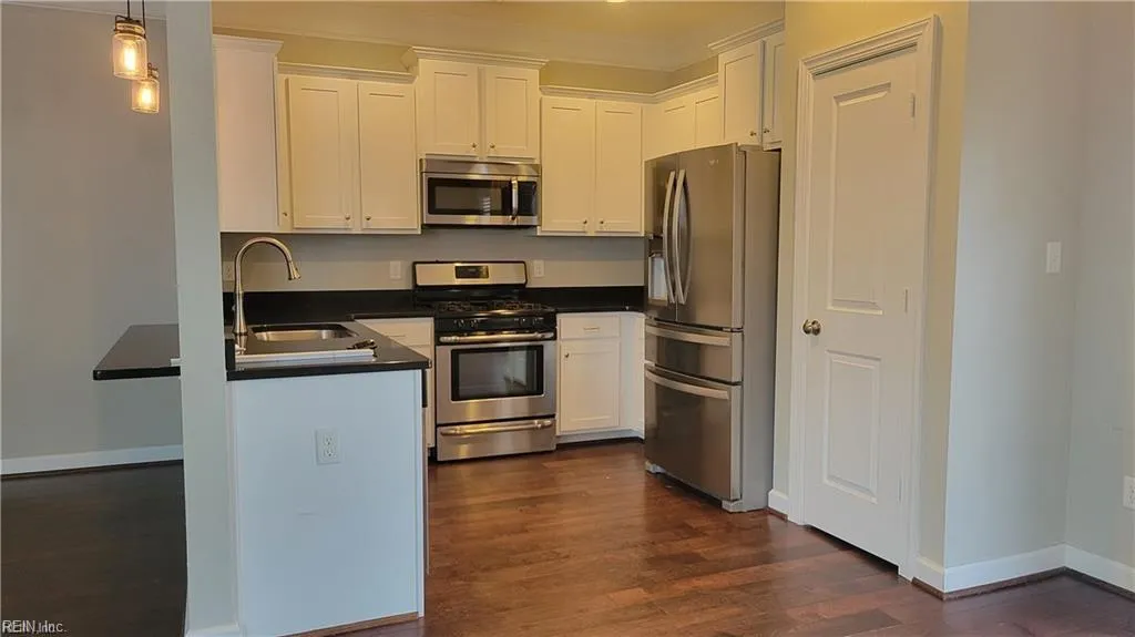 Virginia Beach, Virginia 23454, United States, 3 Bedrooms Bedrooms, ,3 BathroomsBathrooms,Residential,Pending,2195