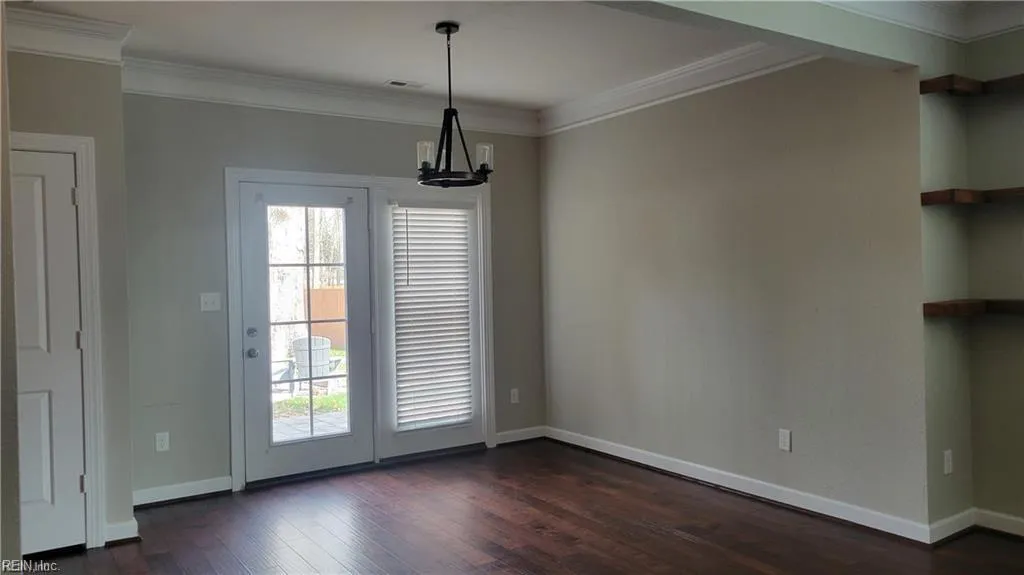 Virginia Beach, Virginia 23454, United States, 3 Bedrooms Bedrooms, ,3 BathroomsBathrooms,Residential,Pending,2195