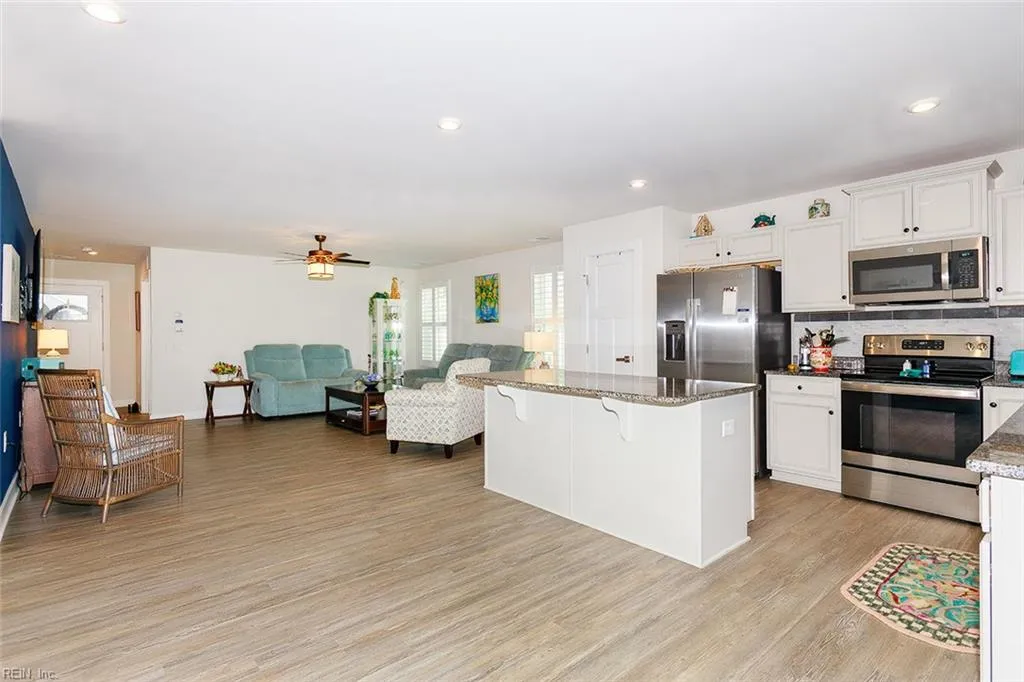 Gloucester, Virginia 23061, United States, 3 Bedrooms Bedrooms, ,2 BathroomsBathrooms,Residential,Active,197652