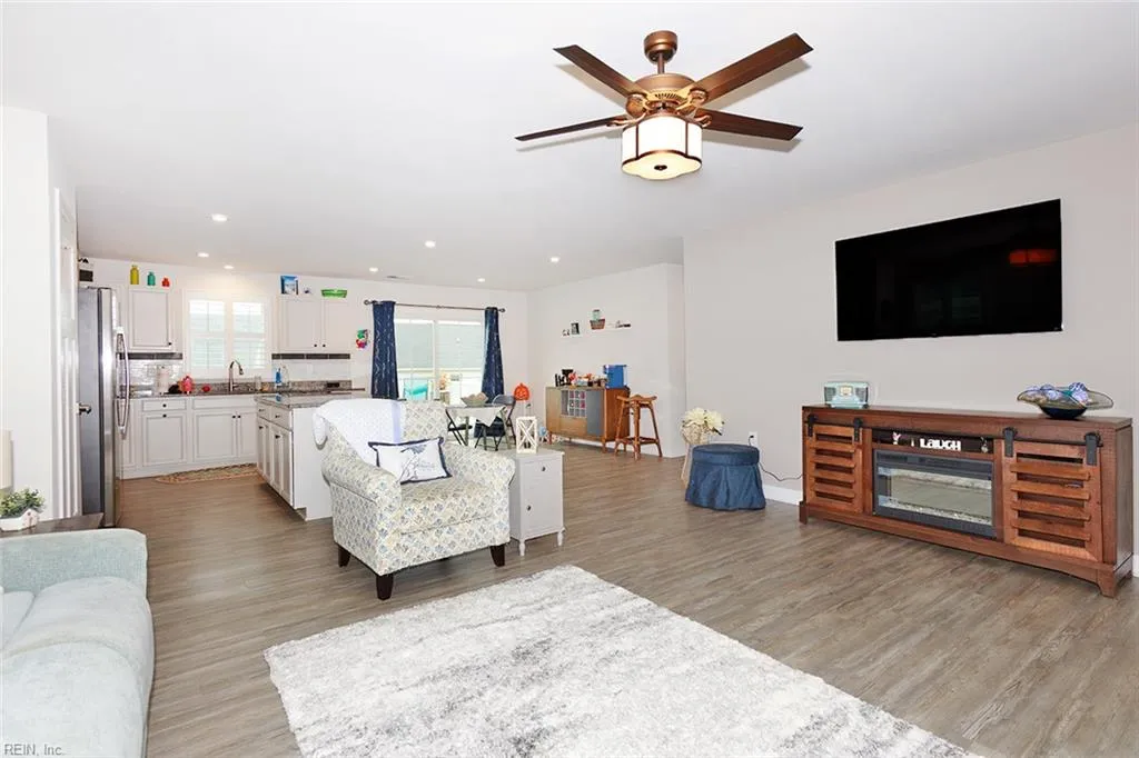 Gloucester, Virginia 23061, United States, 3 Bedrooms Bedrooms, ,2 BathroomsBathrooms,Residential,Active,197652