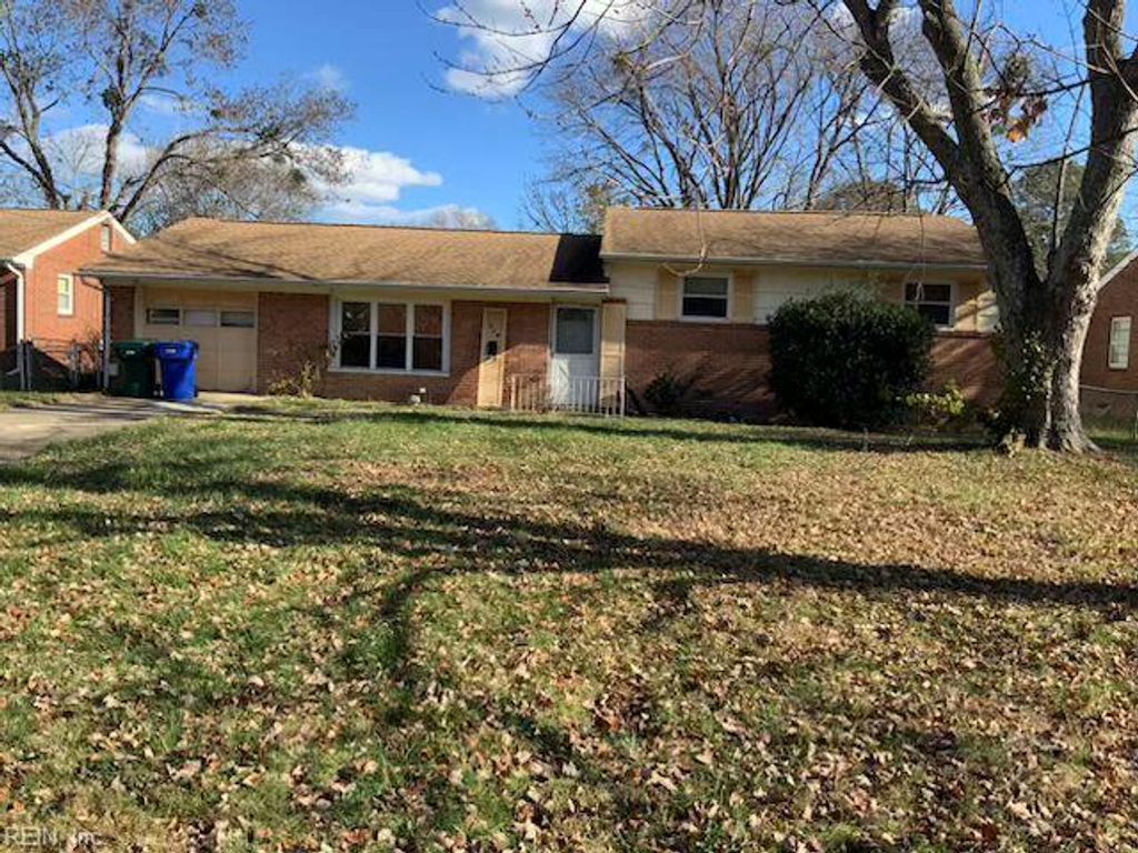 Photo of 514 Brentwood Drive, Newport News, VA 23601 (MLS # 10615781)